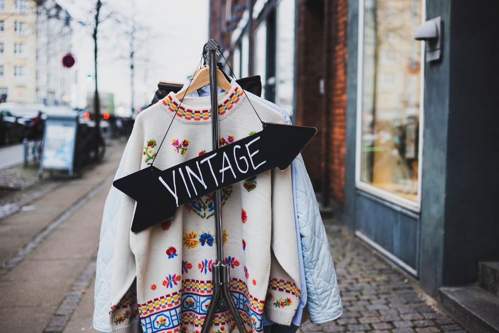 5 reasons to love vintage clothing - Hannah Fielding